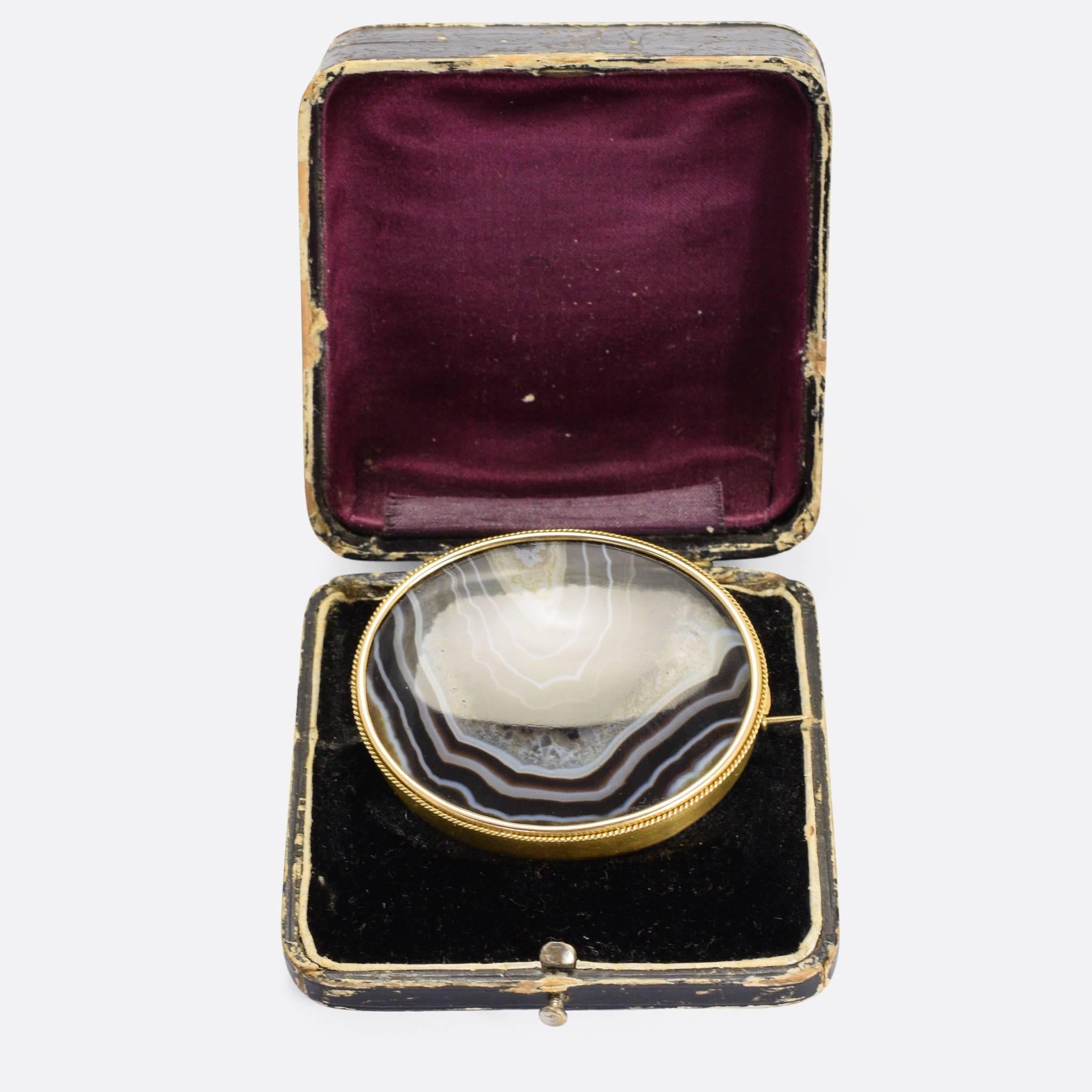 Antique Imperial Russian Banded Agate Gold Brooch In Excellent Condition In Sale, Cheshire