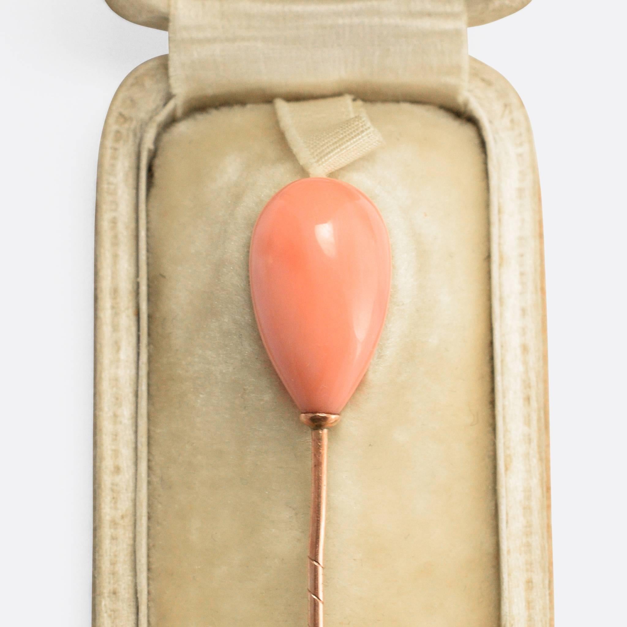 A cool antique stick pin, with a coral egg head and offered in its original fitted presentation box. The piece is Italian, retailed by Errico Brothers, Napoli, and dates from the 1870s. To be worn on a hat, scarf or lapel.

STONES
Natural