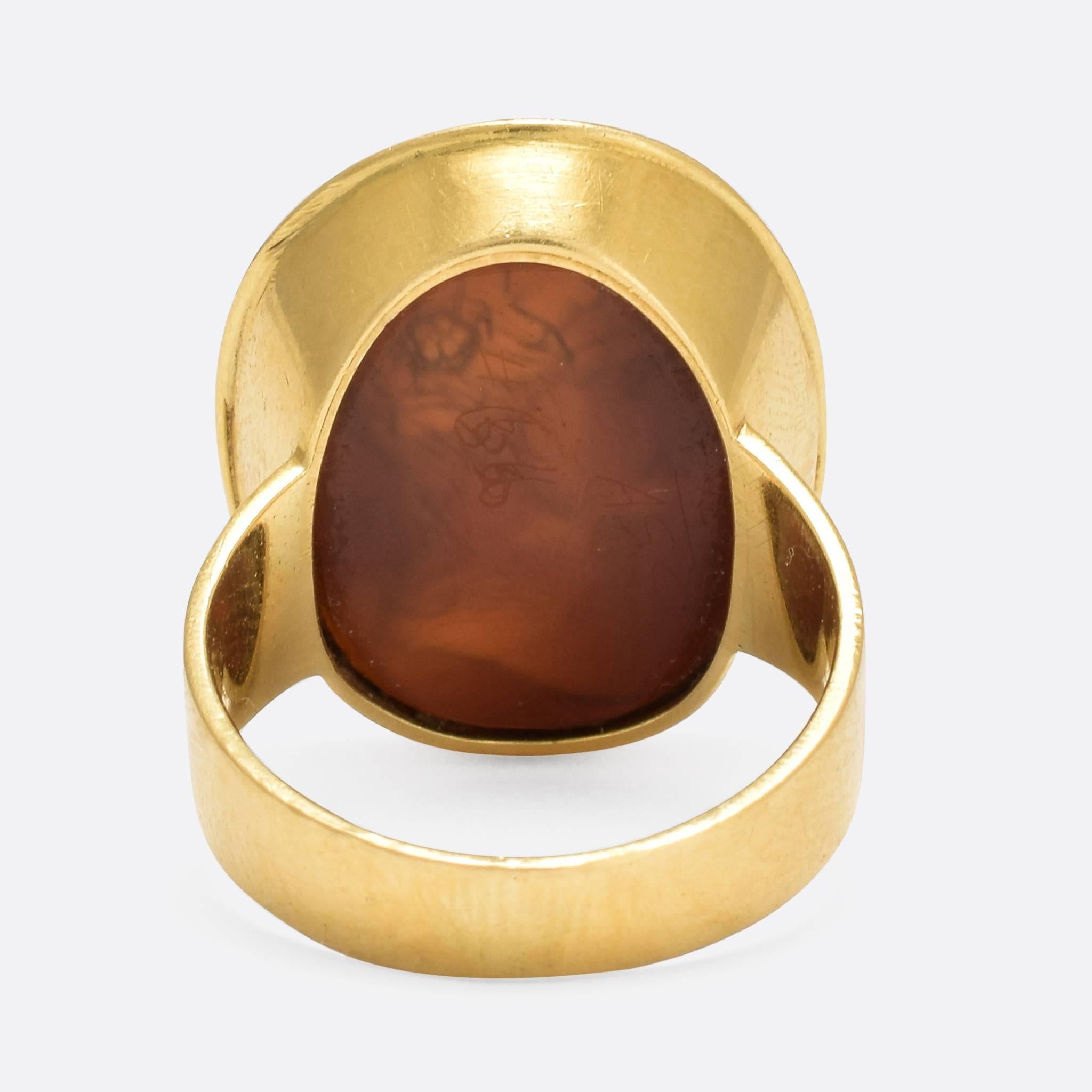 Georgian “Flora” Agate Intaglio Gold Ring In Excellent Condition In Sale, Cheshire
