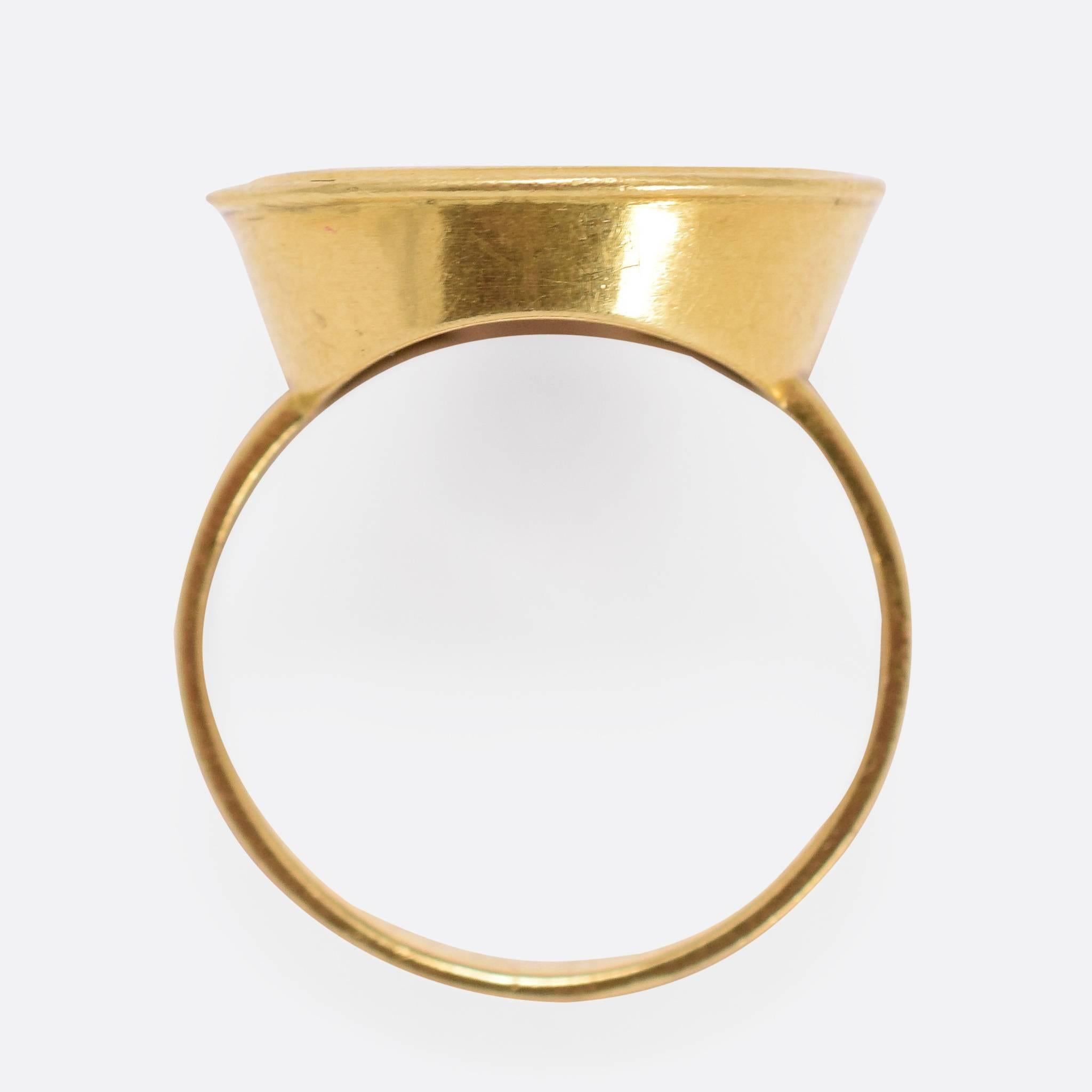 Women's or Men's Georgian “Flora” Agate Intaglio Gold Ring