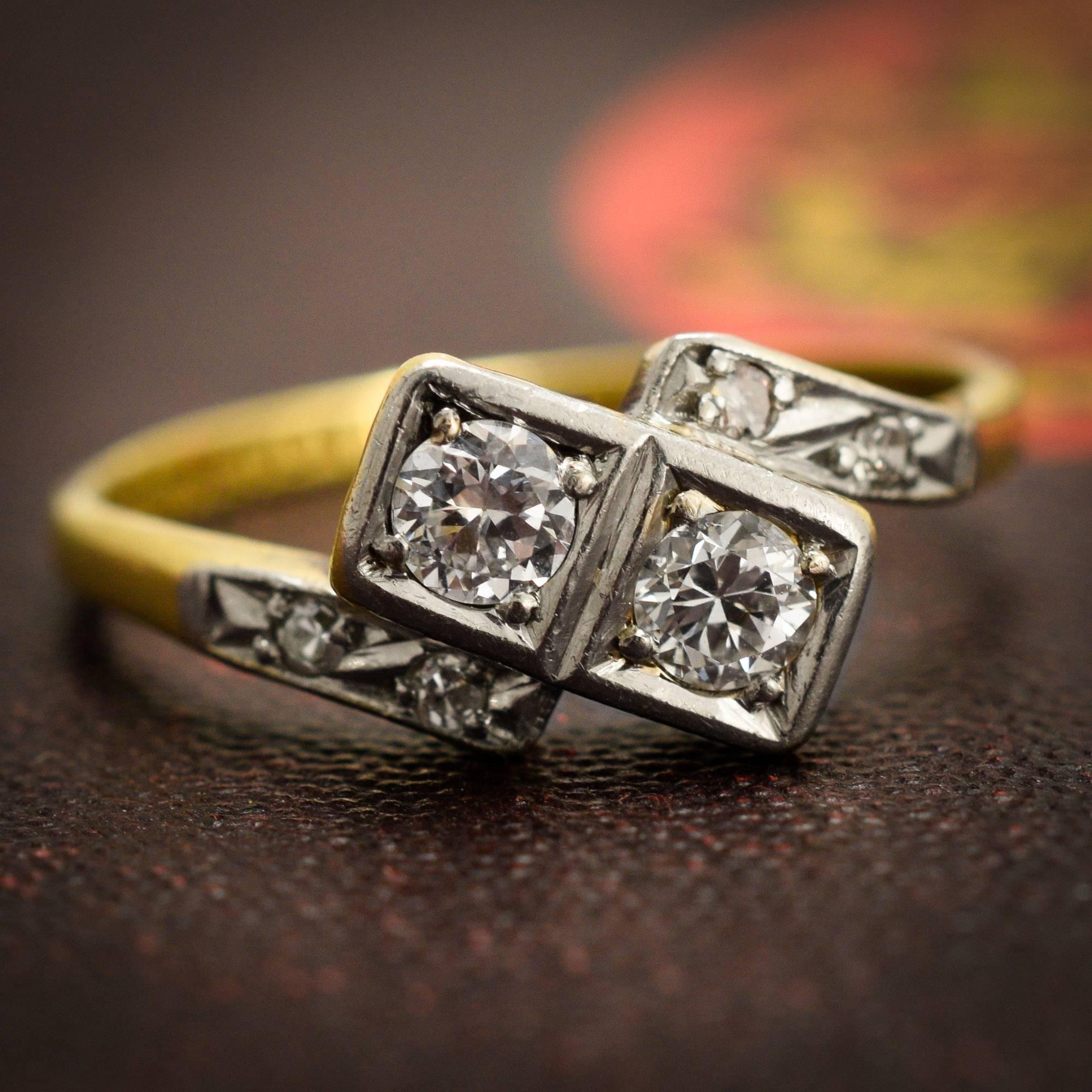 Bague de fiançailles Art déco « Toi et Moi » croisée avec diamants 2