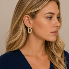 Ovale Ohrringe aus 18-Karat-Gelbgold mit Diamanten und Saphiren