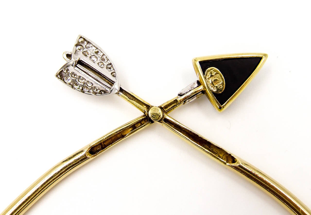La Triomphe Unusual Onyx Diamond Gold Arrow Necklace In Excellent Condition In New York, NY