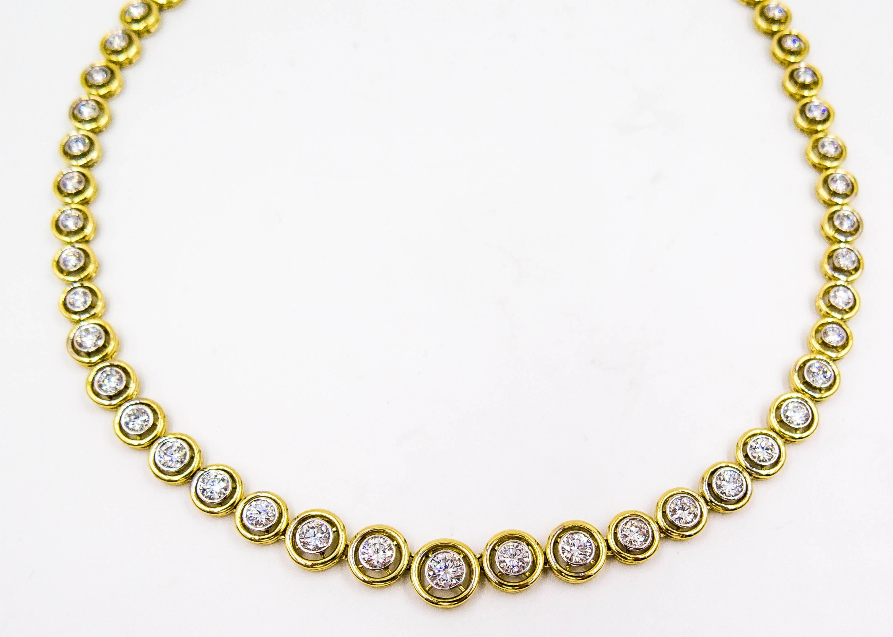 La Triomphe Diamond Gold Collet Set Riviere Necklace In Excellent Condition In New York, NY
