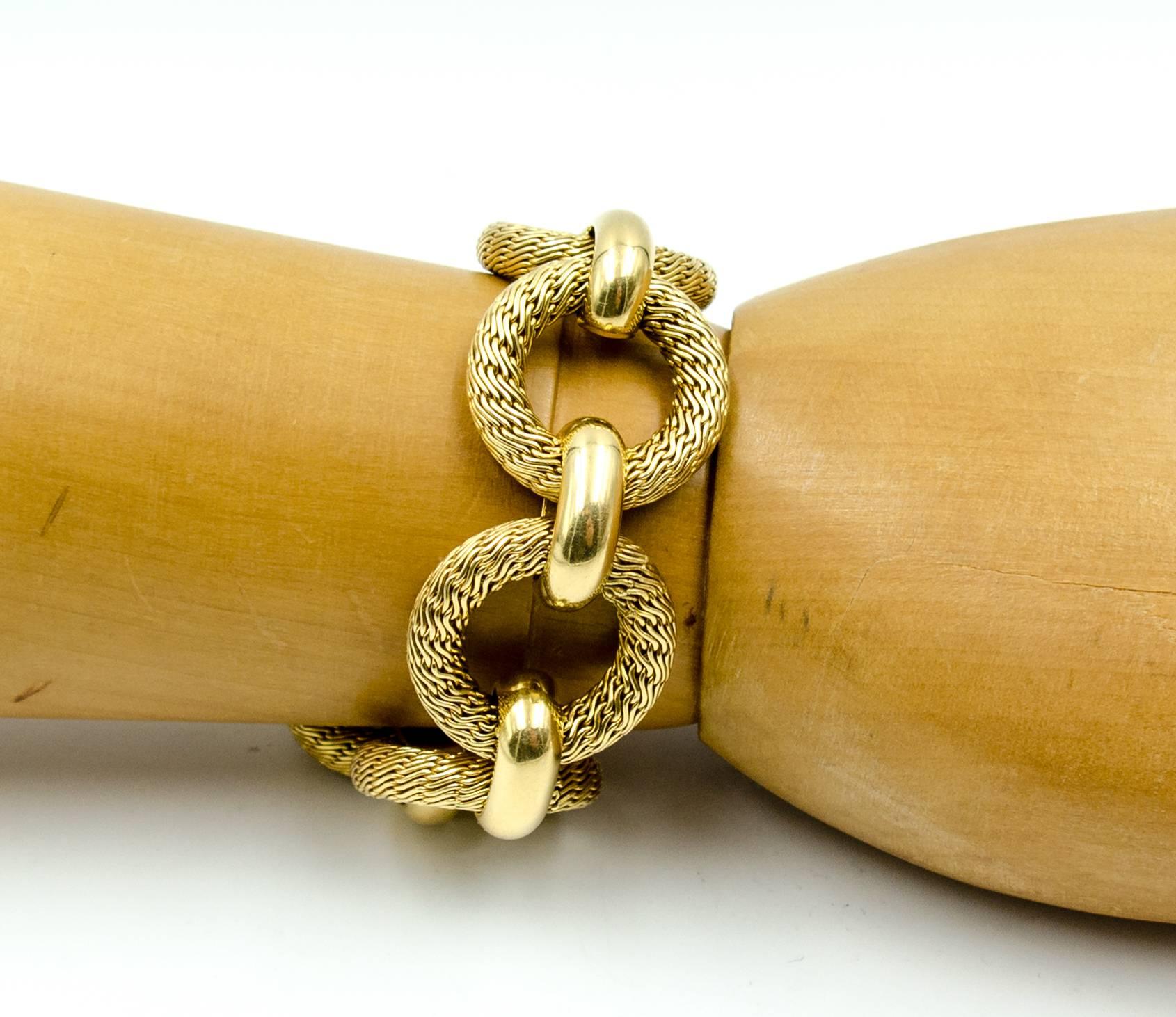 Chic and Impressive Gold Textured Link Bracelet In Excellent Condition In New York, NY