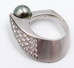 Streamlined William Richey Grey Pearl Diamond Platinum Ring