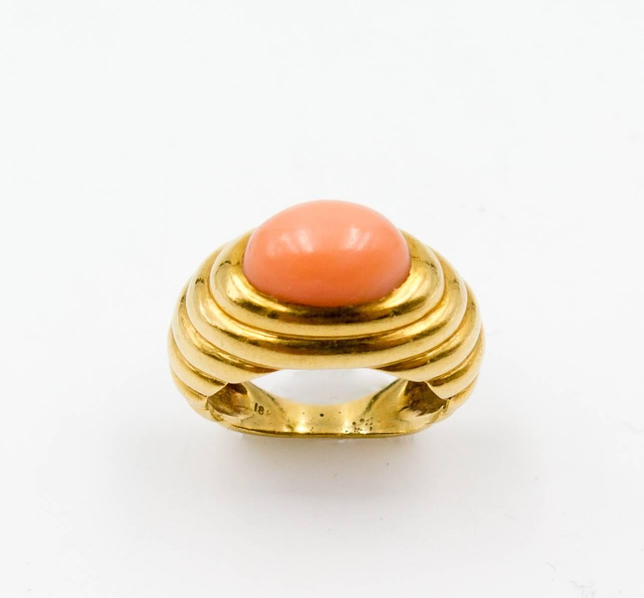 Angelsleder Koralle aus den 1970er Jahren  Ring aus Gold in Rosa für Damen oder Herren
