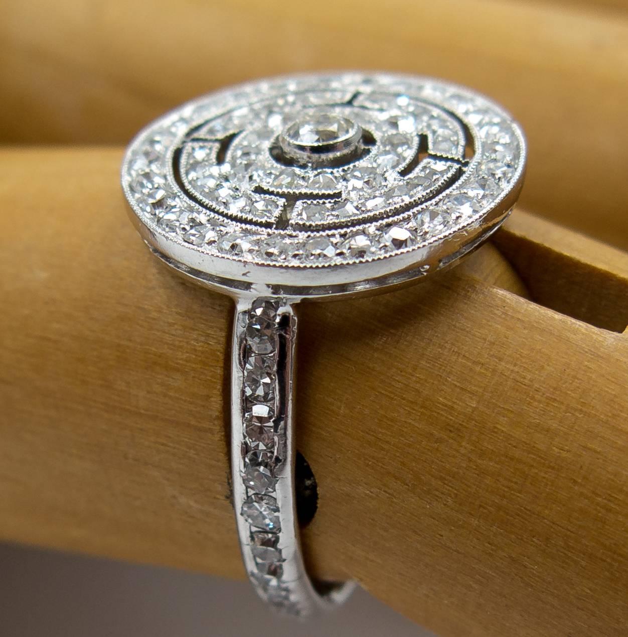 Women's Art Deco Diamond Mandala Motif Ring