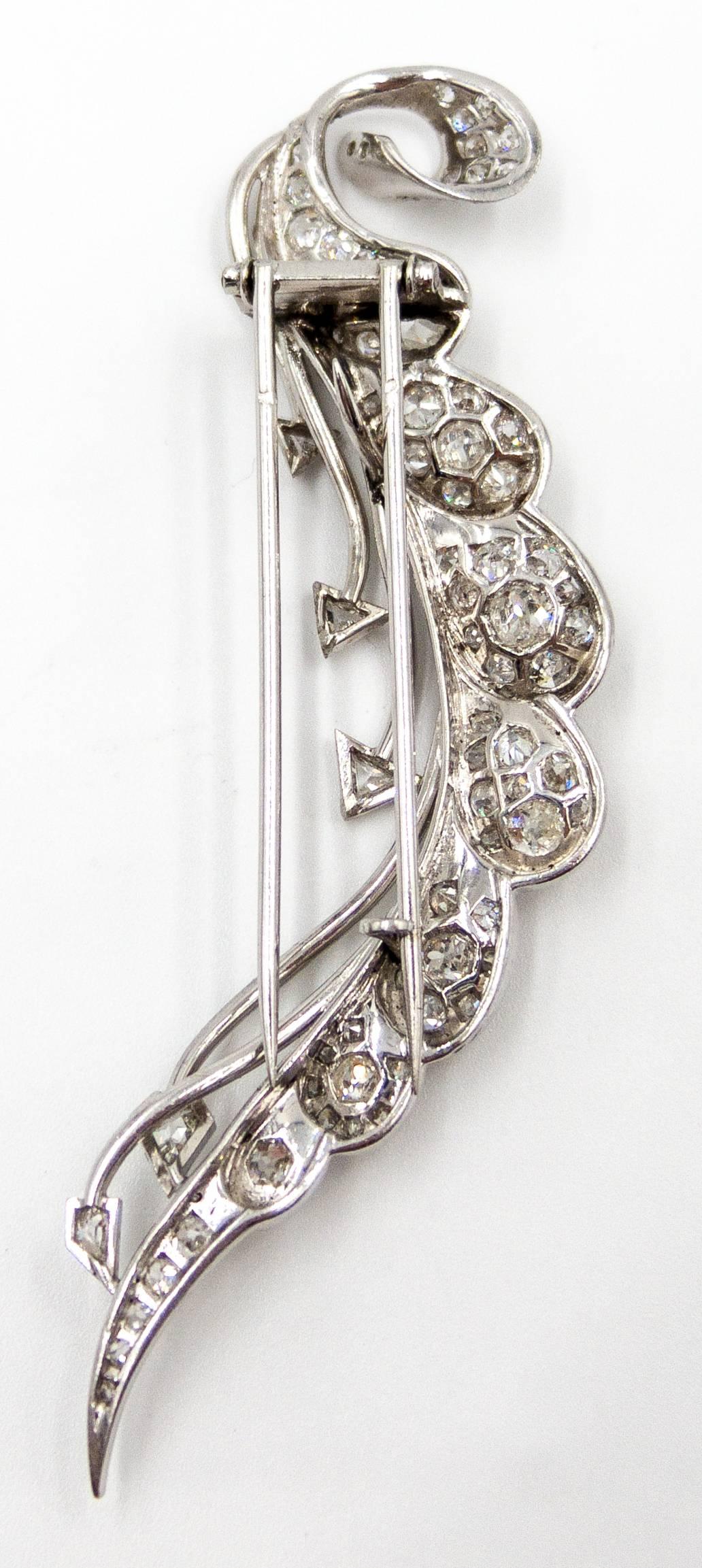 French Art Moderne Diamond Platinum Brooch In Excellent Condition In New York, NY