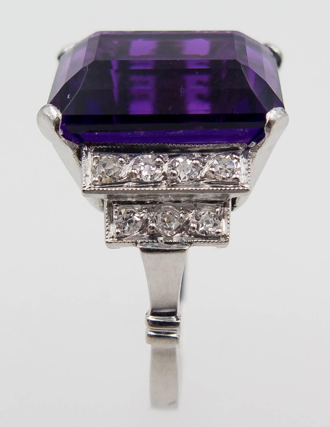 Art Deco Diamond Amethyst Gold Cocktail Ring In Excellent Condition In New York, NY