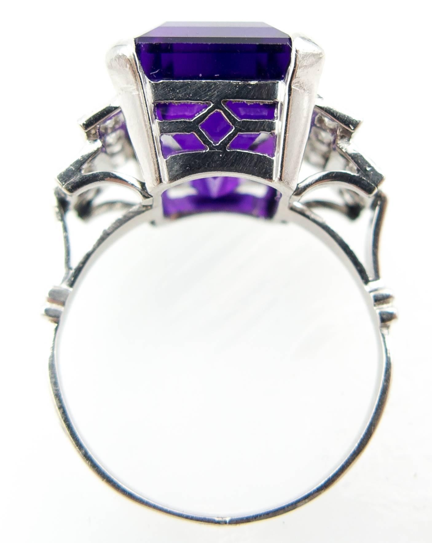 Women's or Men's Art Deco Diamond Amethyst Gold Cocktail Ring