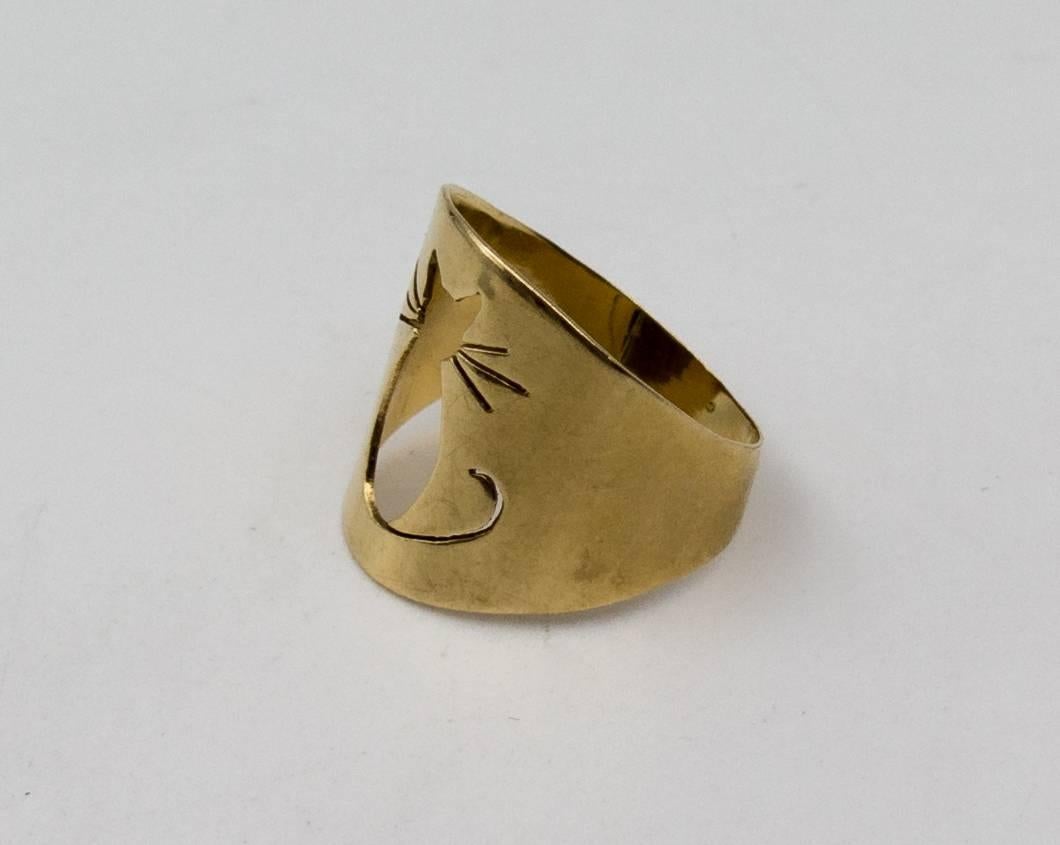 Jazzy Gold Pussycat Ring In Excellent Condition In New York, NY