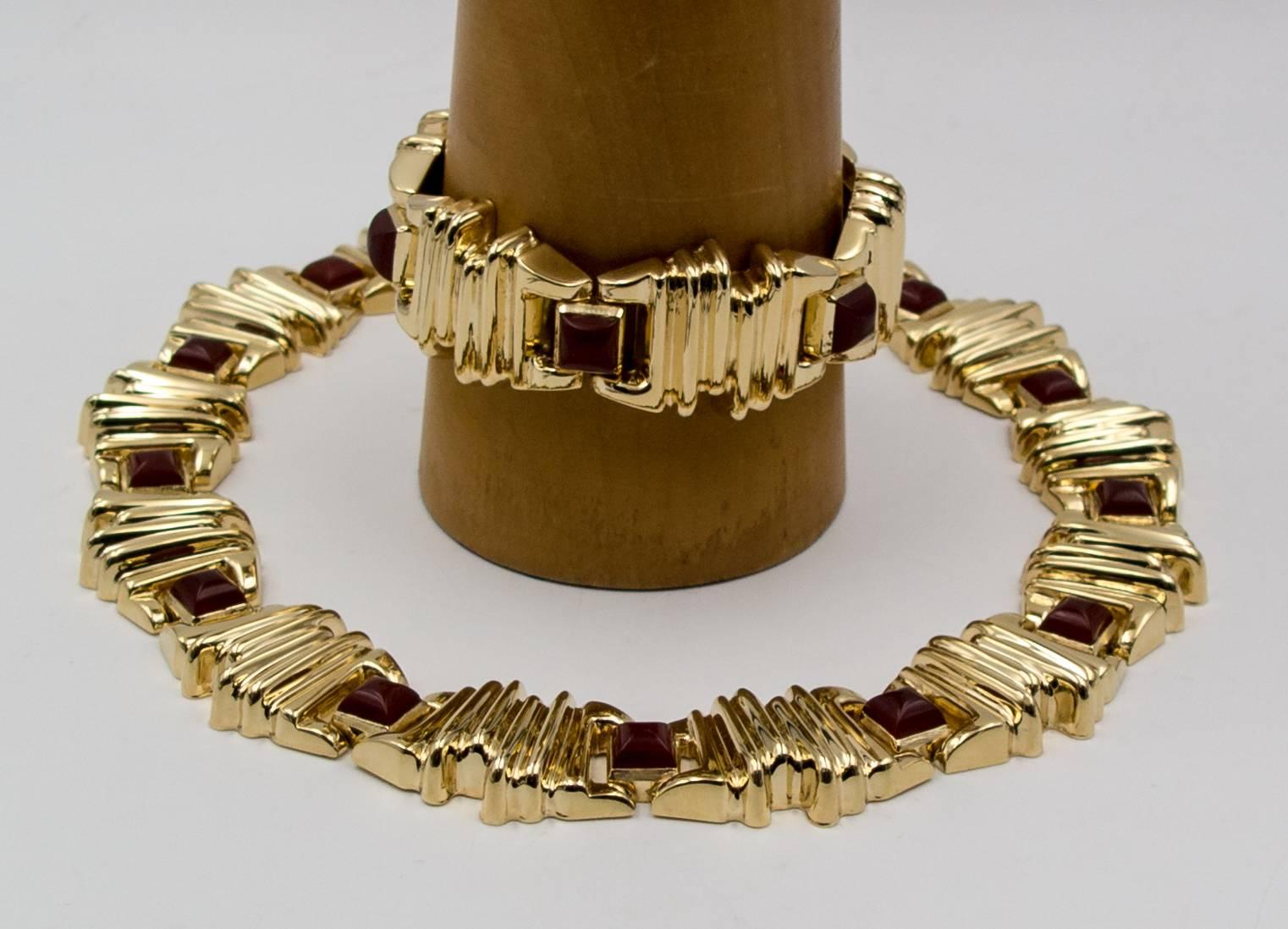  Sugarloaf Carnelian Gold Necklace and Bracelet Suite In Good Condition In New York, NY