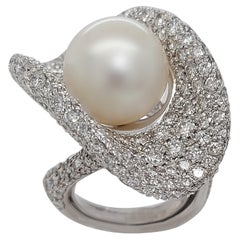 Prächtiger Ring aus 18 Karat Weißgold mit 14,5 Karat Diamanten und einer großen Perle