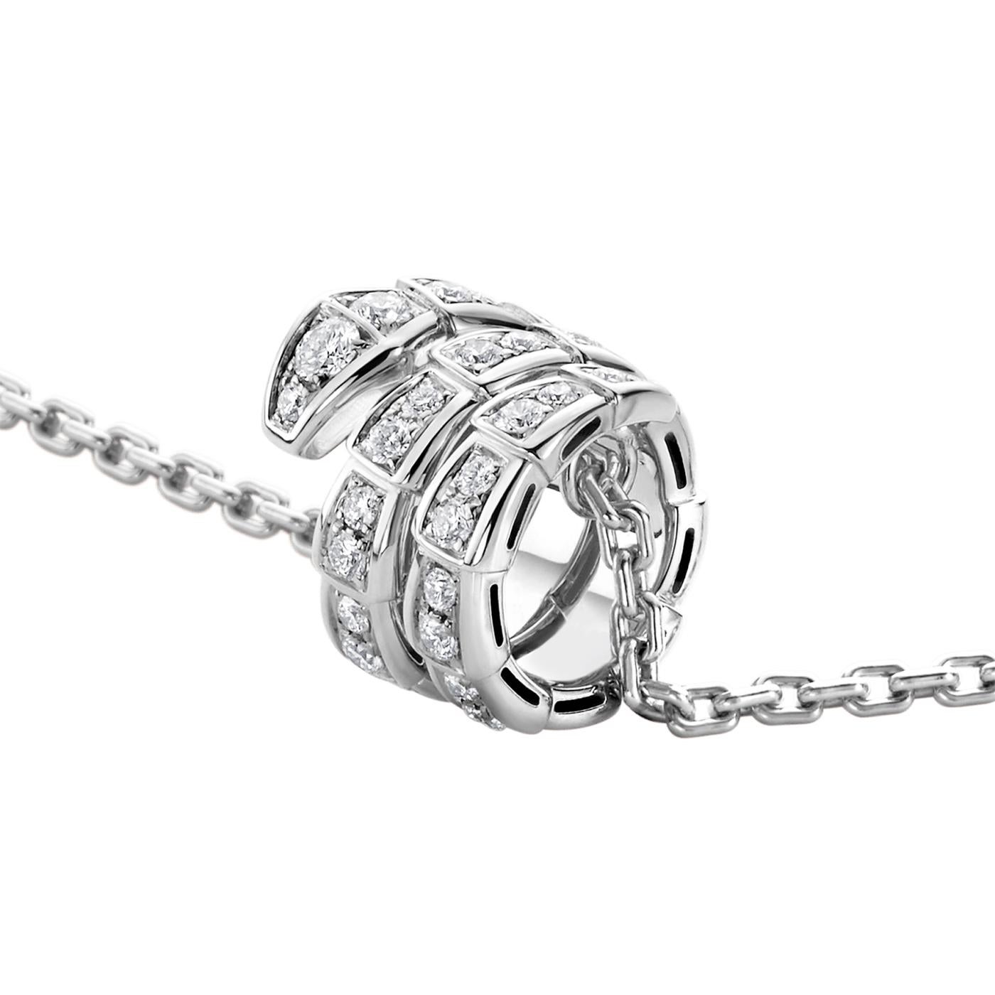 Modernista Bulgari Serpenti Viper Collana in oro bianco 18K 0,63ct Full Pave Diamond Pendant in vendita