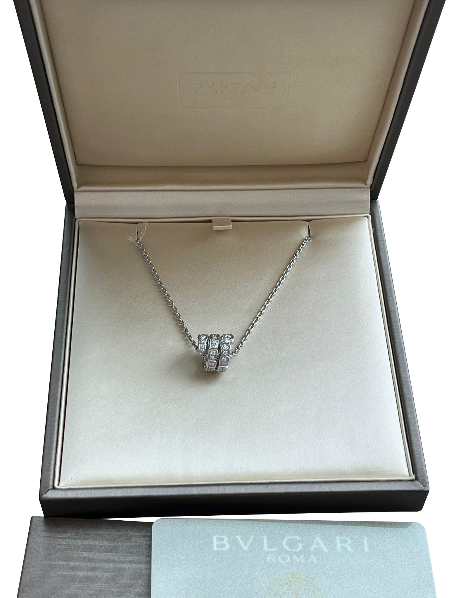 Bulgari Serpenti Viper Collana in oro bianco 18K 0,63ct Full Pave Diamond Pendant in vendita 1