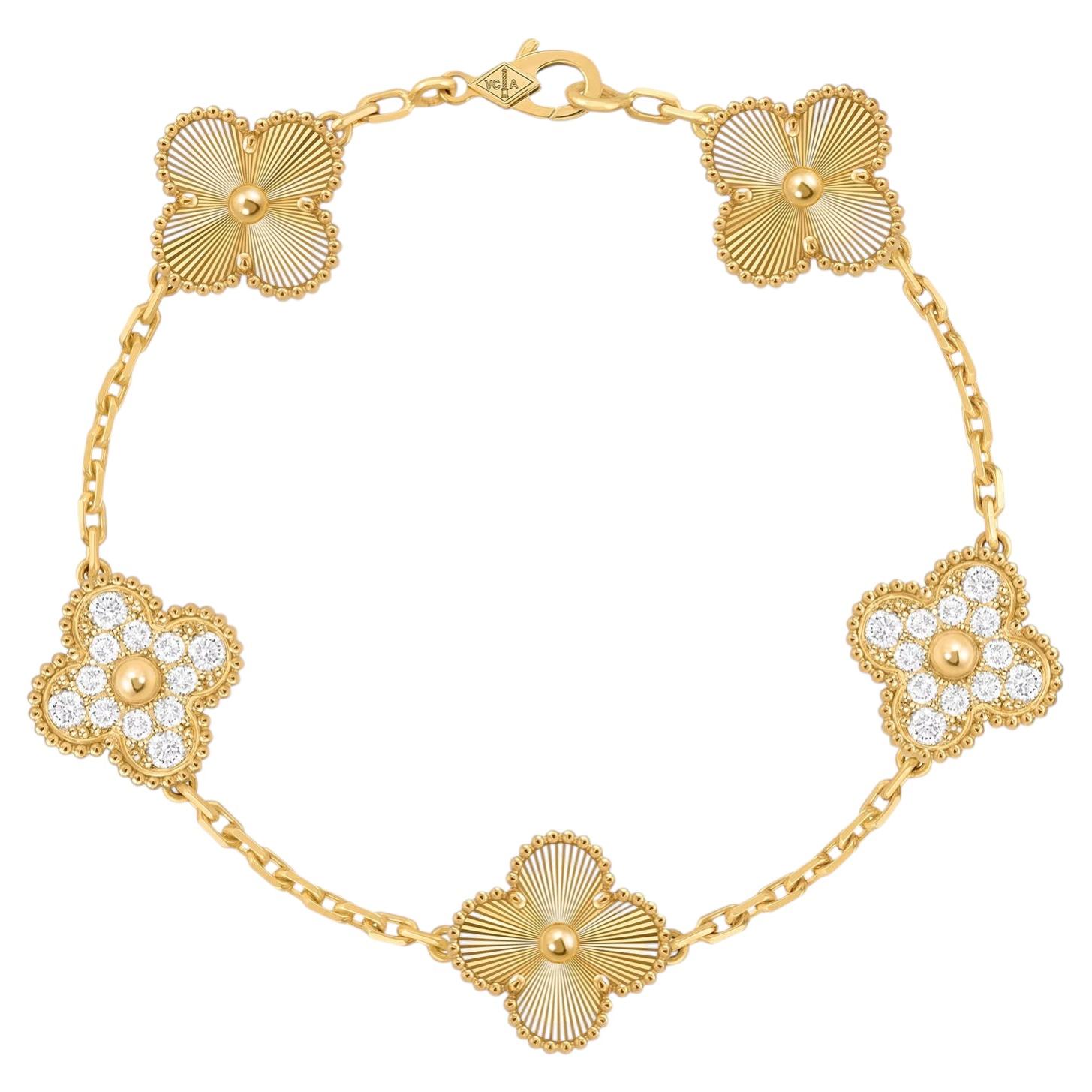 Bracelet Vintage Alhambra de Van Cleef & Arpels, guilloché à 5 motifs, diamants, or