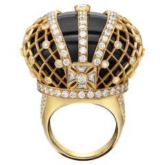 Sybarite Royal Jubilee Ring in Yellow Gold with White Diamonds and Onyx