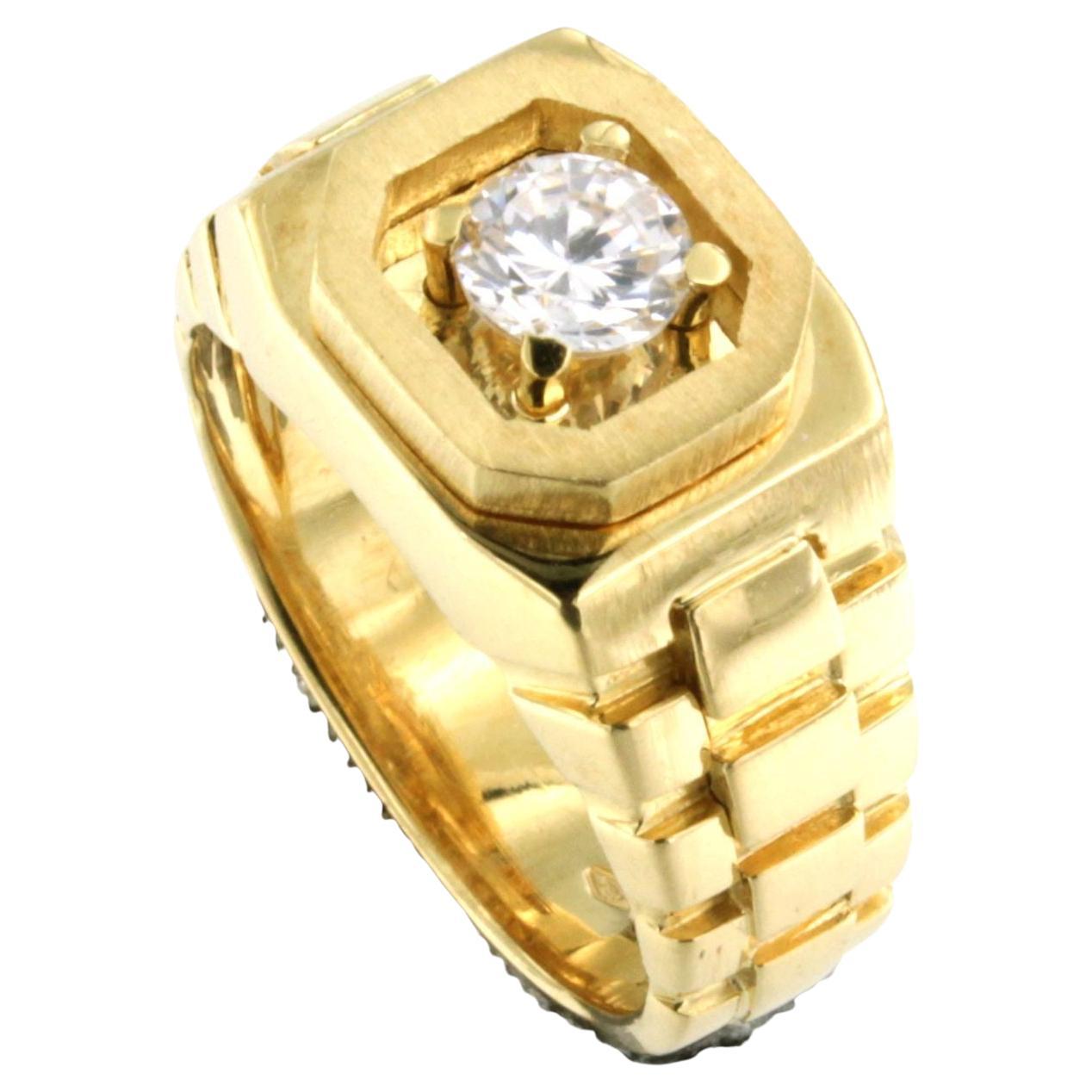 Cette bague s'appelle une bague de type Rolex. Bague très spéciale, convenant aussi bien à une femme qu'à un homme.
Bague en or jaune 18k avec pierres en zircon cubique et diamants similaires mm 5.5 
bague classique et élégante idéale pour un