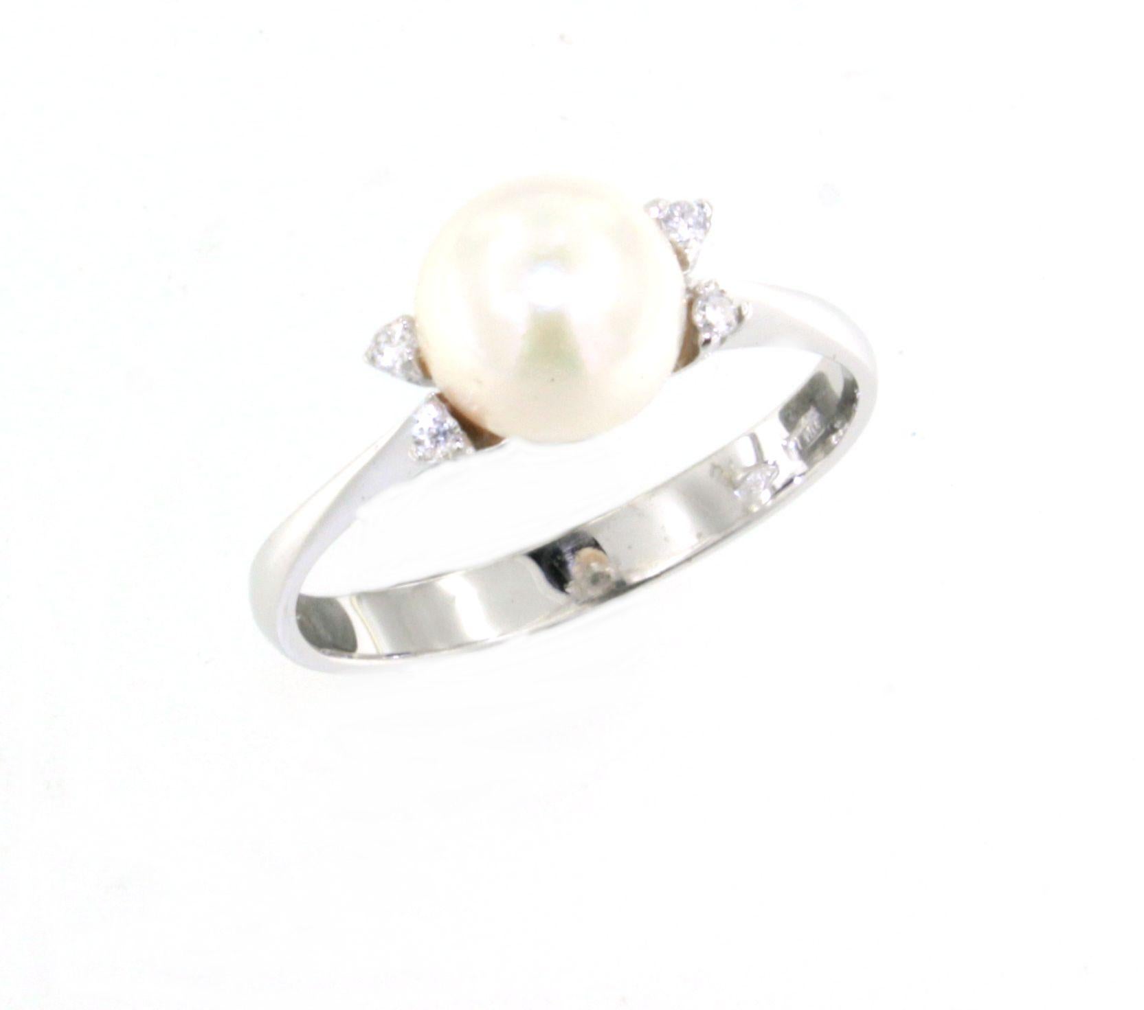 Anillo Clásico Intemporal de Cóctel en Oro Blanco de 18 Kt con Diamantes Blancos y Perla en Nuevo estado para la venta en GALLARATE, IT