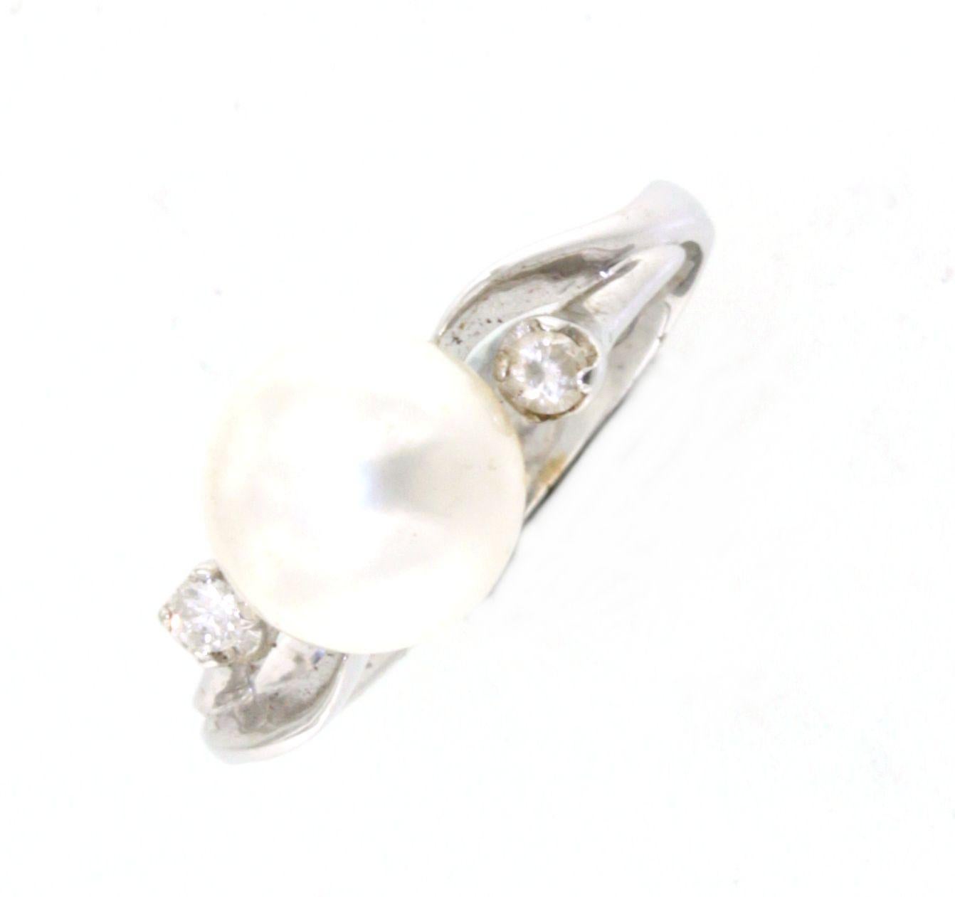 da uomo o donna Anello classico senza tempo in oro bianco 18 Kt con diamanti bianchi e perle da cocktail in vendita