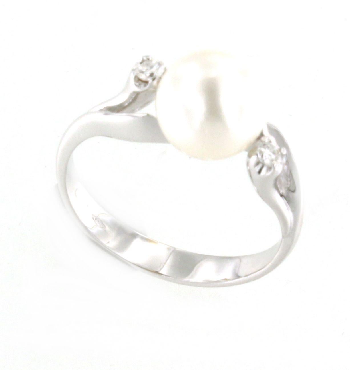Anello classico senza tempo in oro bianco 18 Kt con diamanti bianchi e perle da cocktail in vendita 4