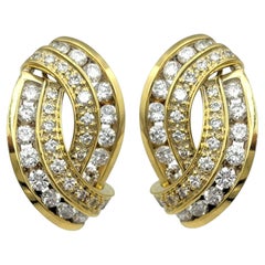 Pendientes de varias filas con diseño de remolino de diamantes superpuestos, en oro amarillo de 18 quilates