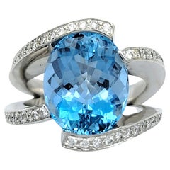 Bague Scott Gauthier en or blanc 14 carats, sertie d'une aigue-marine de taille ovale et de diamants en pavé