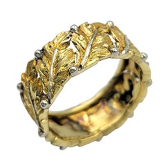 Vintage Buccellati Oak Leaf Cutout Band Ring in Two-Tone 18 Karat Yellow Gold