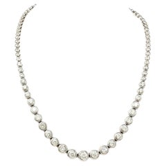 16.05 Carats Total Graduated Round Diamond Bezel Riviere Necklace 18 Karat Gold