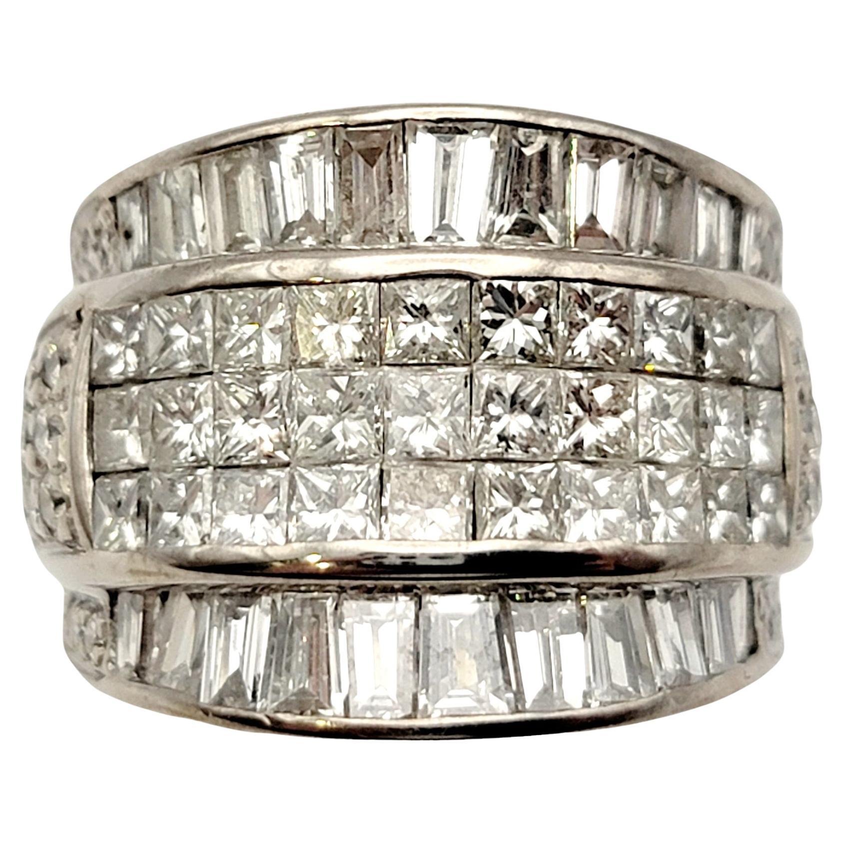 Bague en or 14 carats à plusieurs rangées de diamants carrés, baguettes et ronds de 5,20 carats au total