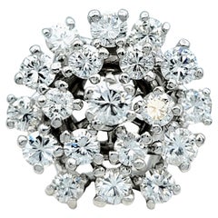 Anillo de diamantes brillantes redondos apilados en cúpula, oro blanco de 14 quilates, E-F / VS