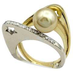 Contemporary Two-Tone South Sea Pearl & Pavé Diamond Star Cutout Statement Ring
