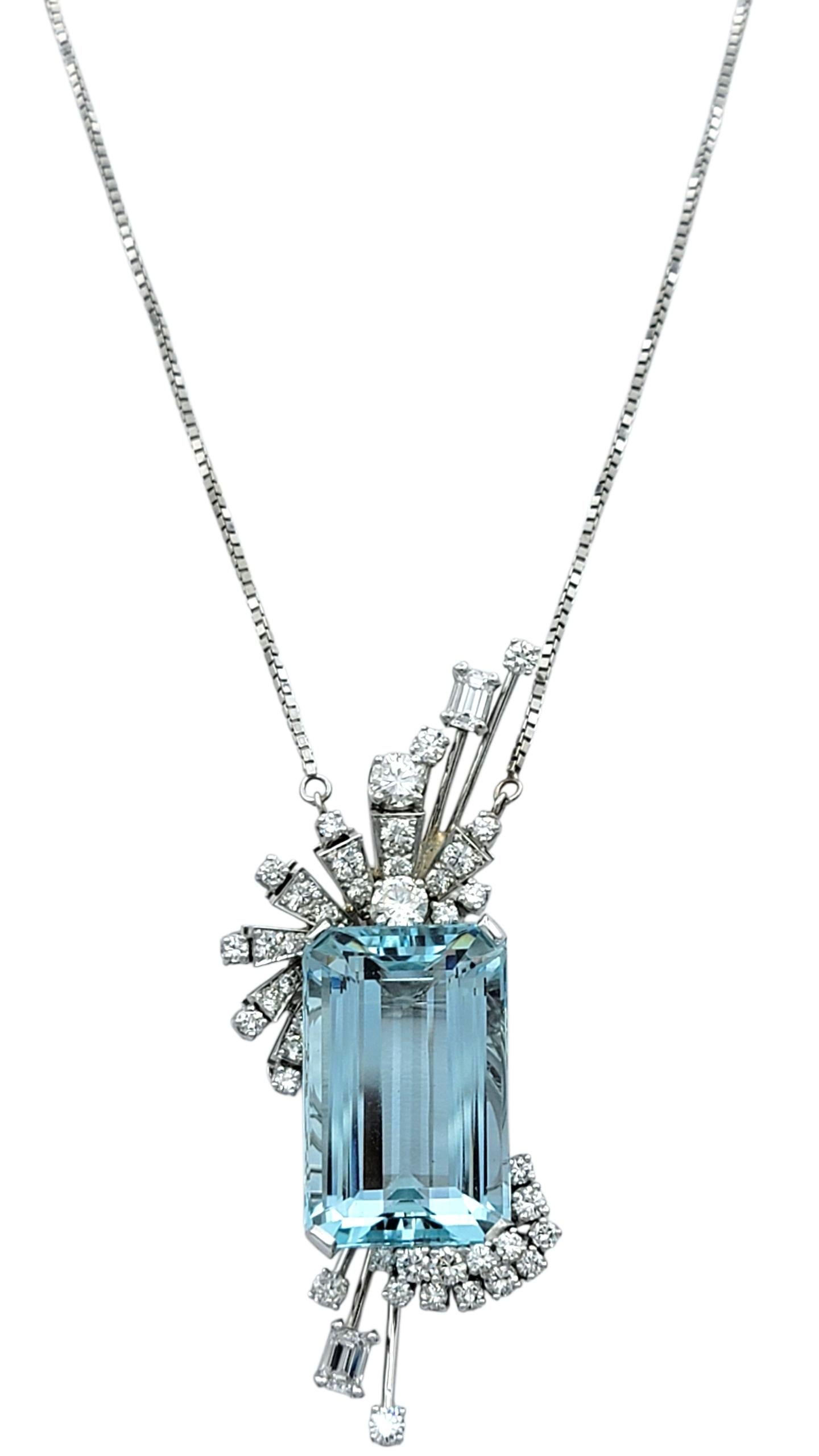 34,53 Karat Smaragdschliff Aquamarin-Anhänger Halskette mit Diamanten 14 Karat Gold (Zeitgenössisch) im Angebot