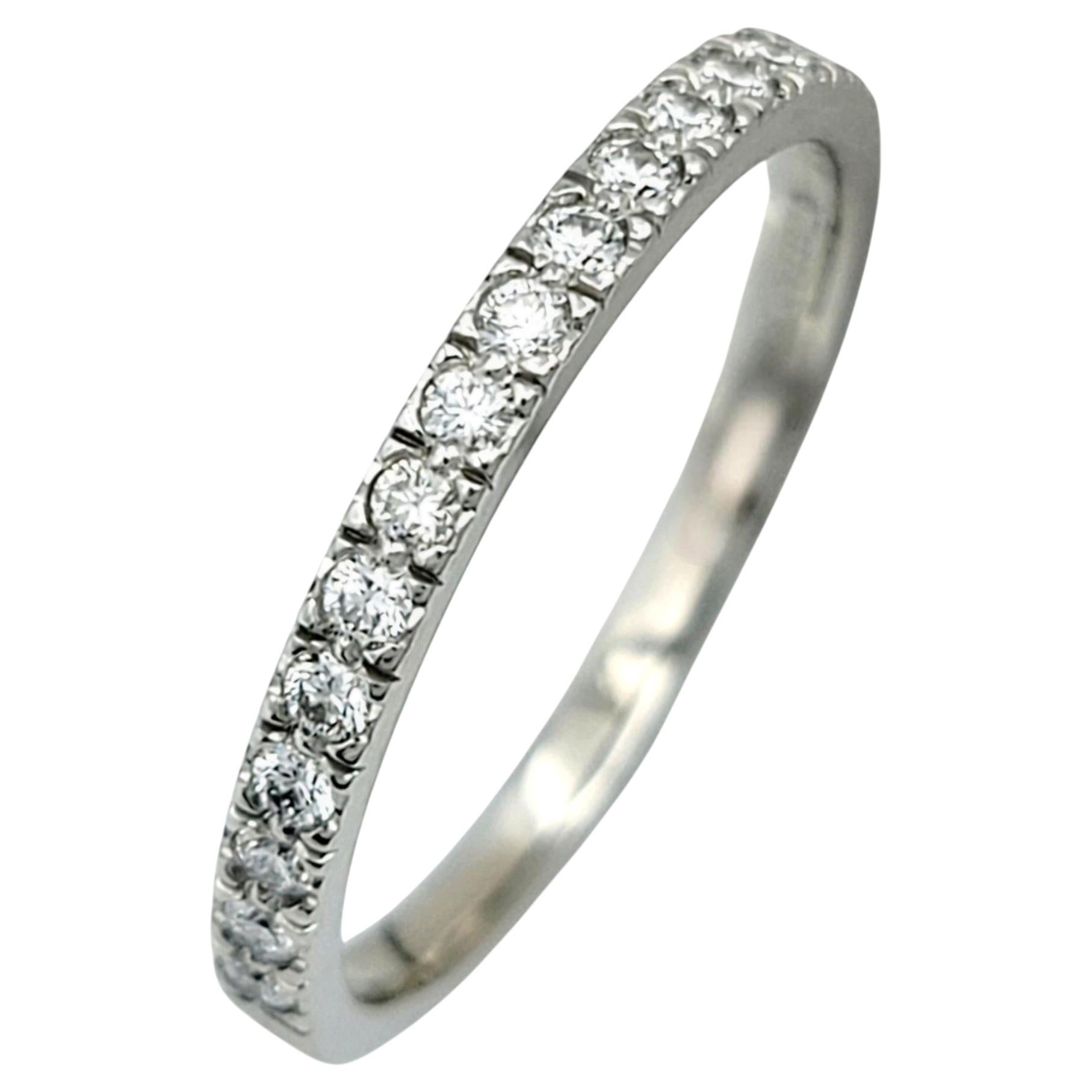 Tiffany & Co. Bague « Semi Eternity » en platine, sertie de diamants en pavé, de la collection Novo