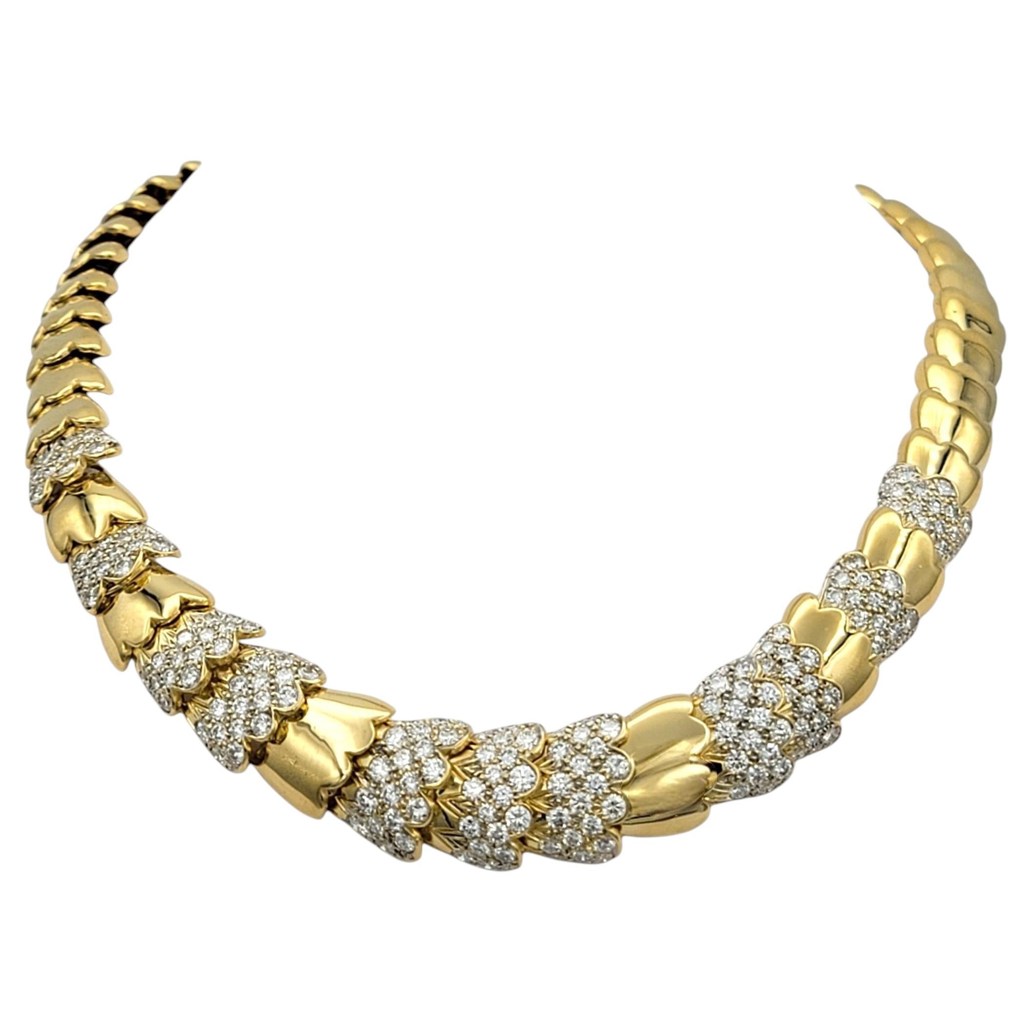 Collana con collare a diamanti e maglie sovrapposte "Valentin Magro" in oro 18 carati in vendita