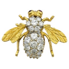 Vintage Herbert Rosenthal Diamond 3D Bee Brooch in 18 Karat Yellow Gold