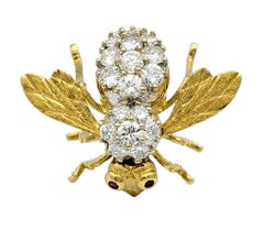Vintage Herbert Rosenthal Diamond 3D Bee Brooch in 18 Karat Yellow Gold