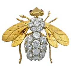 Vintage Diamond 3D Bee Brooch with Ruby Eyes in 18 Karat Yellow Gold