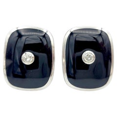 Boutons de manchette Kabana en or blanc 14 carats, sertis d'onyx taille « cushion » et de diamants