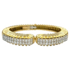 WINC by Robert Wander Diamond Fluted Bangle Bracelet in 18 Karat Gold