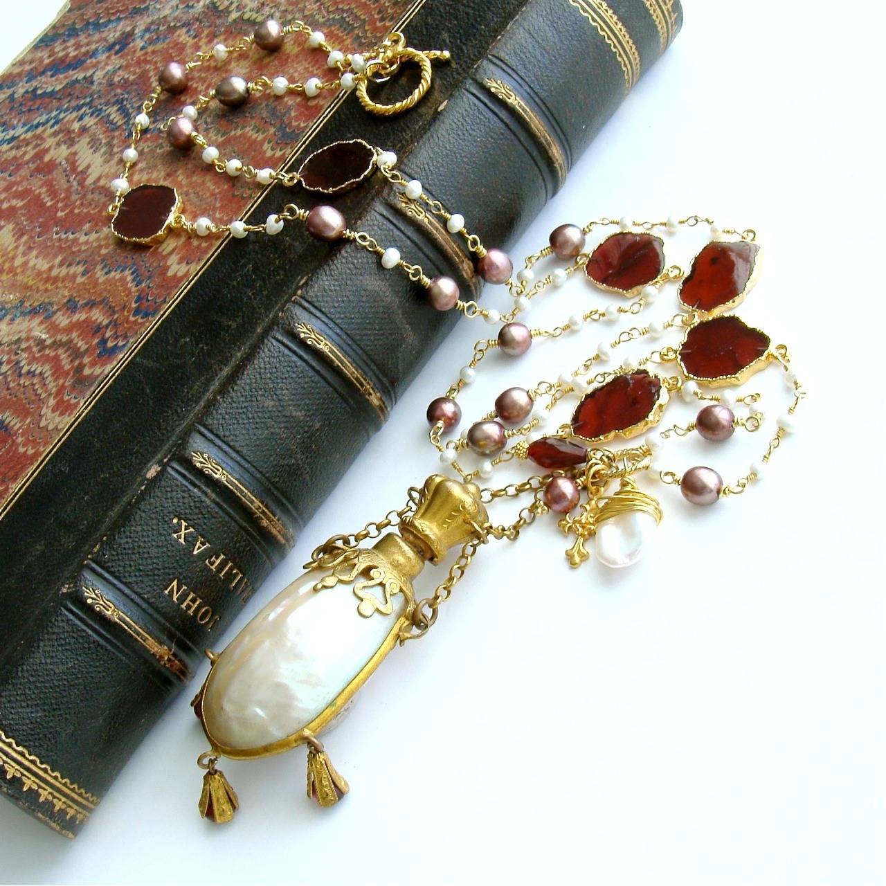 Garnet Slices Pearls Chatelaine Shell Scent Bottle Necklace In New Condition In Colleyville, TX