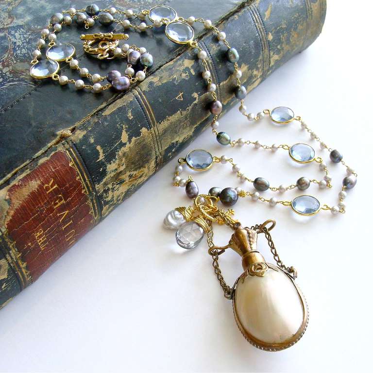 Cuarzo Azul Perlas Concha Perfume Chatelaine Collar - Collar Guinevere Victoriano