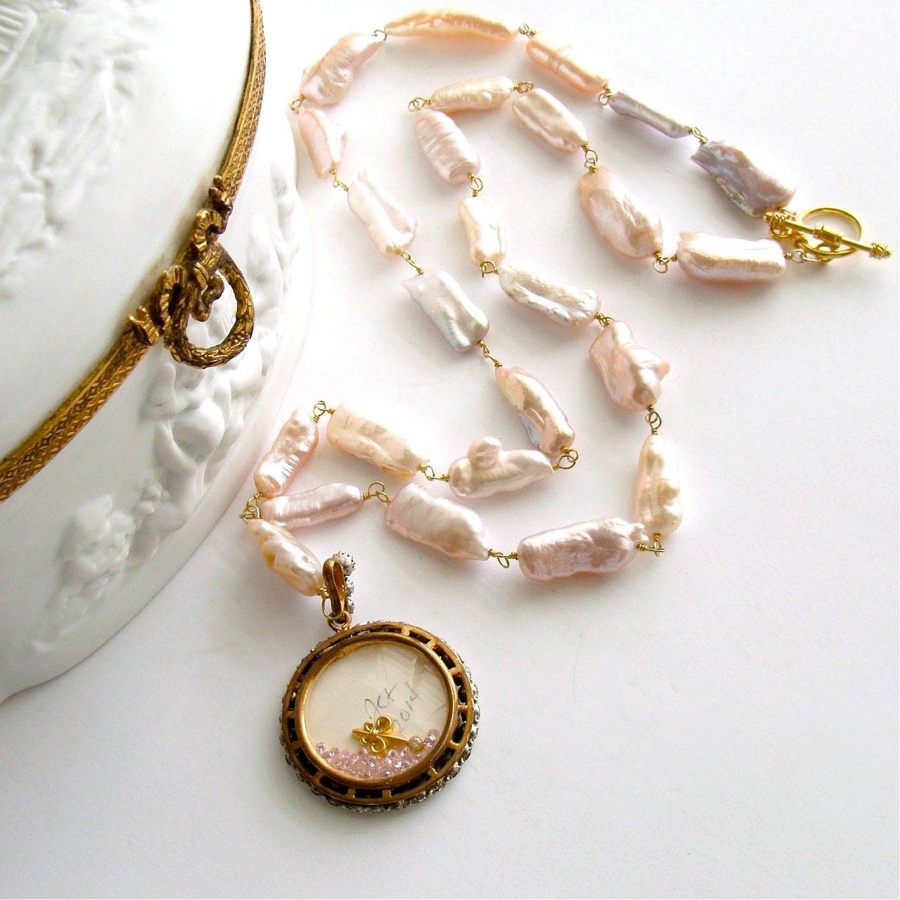 Lover’s Eye Locket Pink Blush Biwa Pearls Necklace at 1stDibs