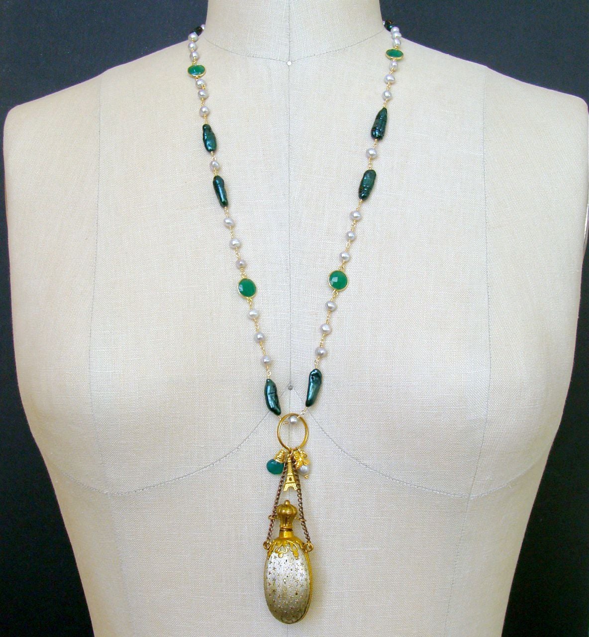 Victorian Green Onyx Freshwater Pearl Chatelaine Scent Bottle Necklace In New Condition In Colleyville, TX