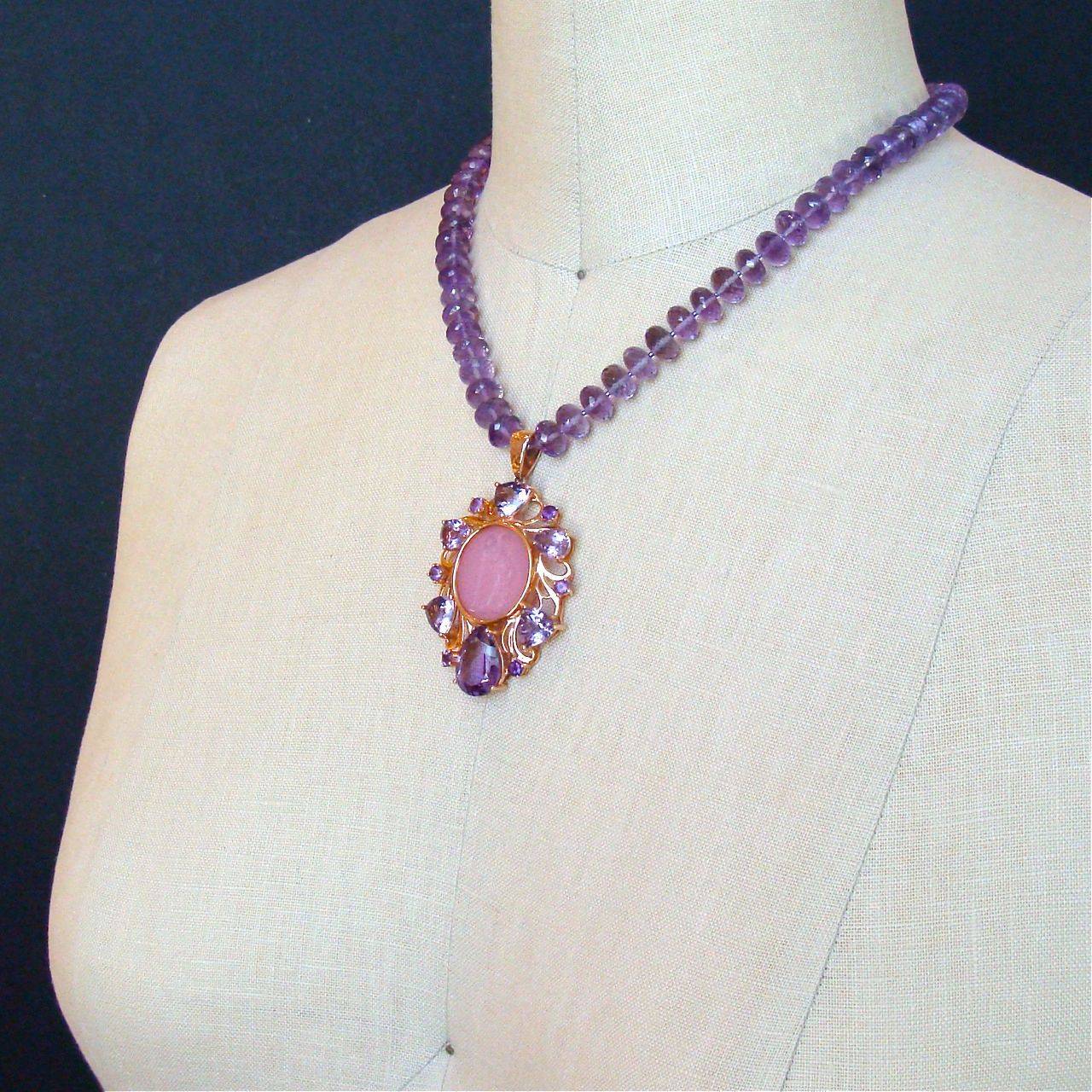 Amethyst Venetian Glass Intaglio Necklace In New Condition In Colleyville, TX