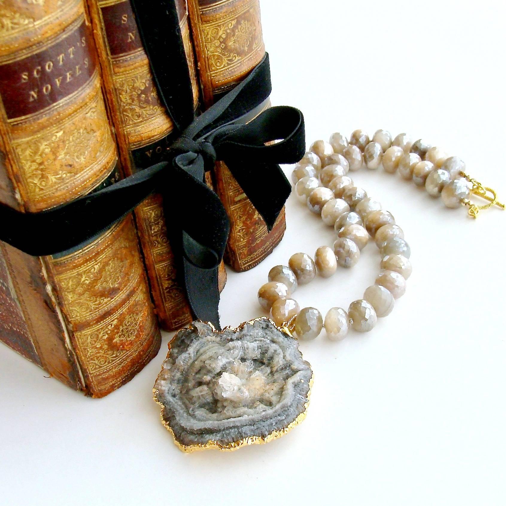 Collana di pietra di luna mistica Champagne Ciondolo di druzy di Conchina In condizioni Nuovo in vendita a Colleyville, TX