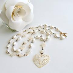 Baroque Freshwater Pearls Carved Mother-of-Pearl Queen Bee Heart Necklace