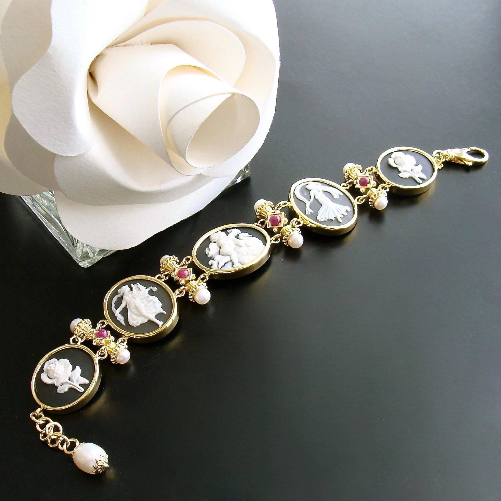 Neoclassical Rubies Freshwater Pearls Black White Cameo Intaglio Yellow Gold Bracelet