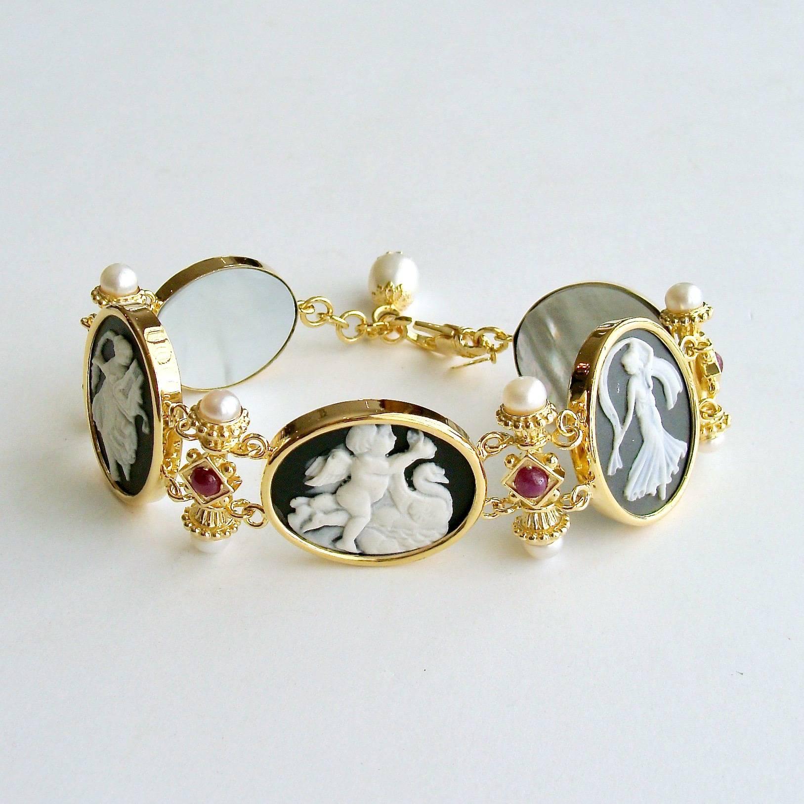 Rubies Freshwater Pearls Black White Cameo Intaglio Yellow Gold Bracelet In New Condition In Colleyville, TX